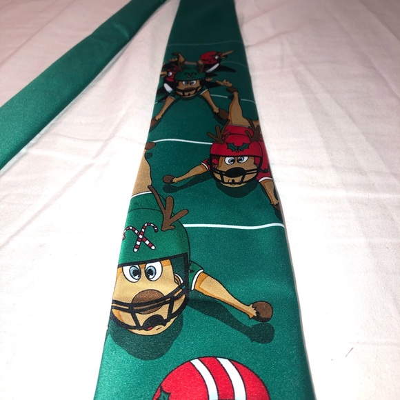 VINTAGE NWT Hallmark Christmas Football Tie - Picture 3 of 4